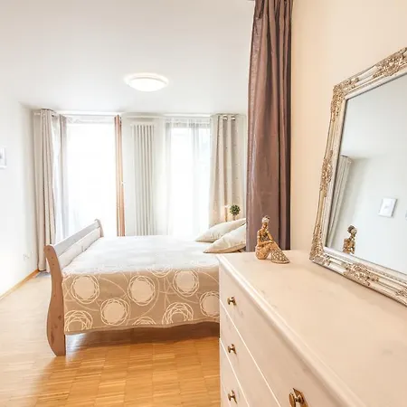 Modern Apartment Charvatova Prague Exterior photo