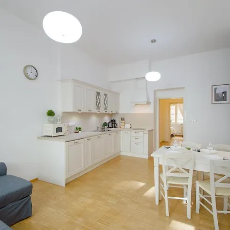 Modern Apartment Charvatova Prague Exterior photo