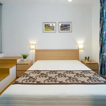 Modern Apartment Charvatova Prague Exterior photo