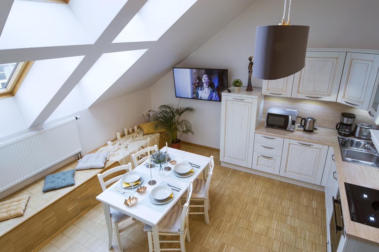 Modern Charvátova Appartement Praag